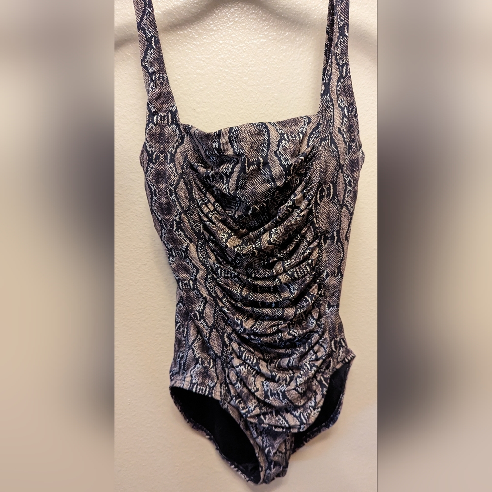 CALVIN KLEIN SNAKESKIN PRINT SWIMSUIT SZ 8 - Picture 3 of 8